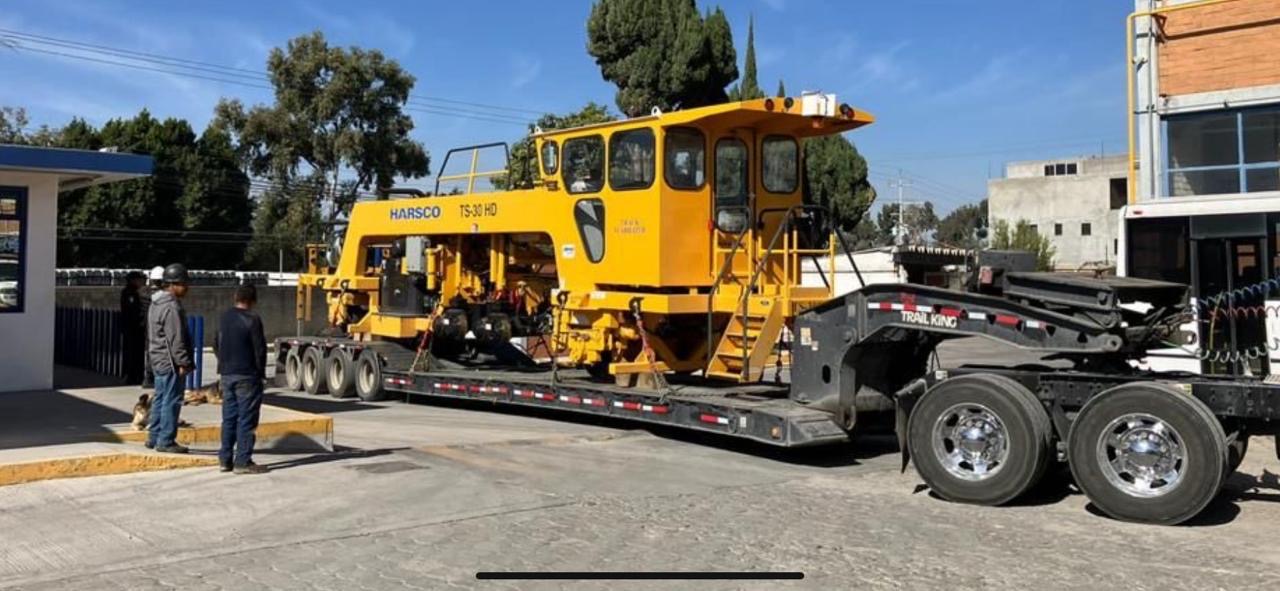 Carga sobredimensionada transportada por plataforma